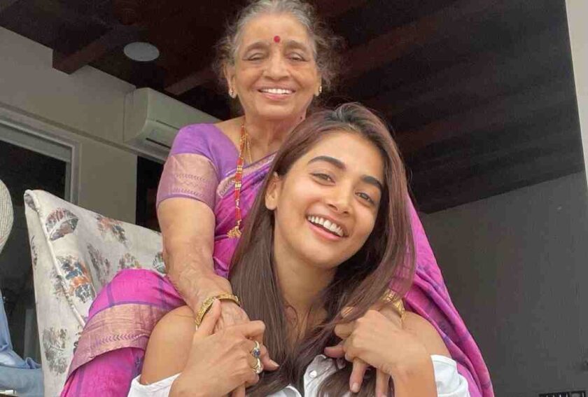 Pooja Hegde with mother