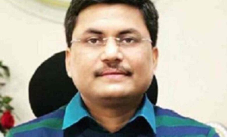 Awanish sharan (IAS) Biography, Wiki, Age, Bio, batch, Wife, Marksheet ...