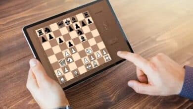 7 Differences Between Play Chess Against Friends or Computer